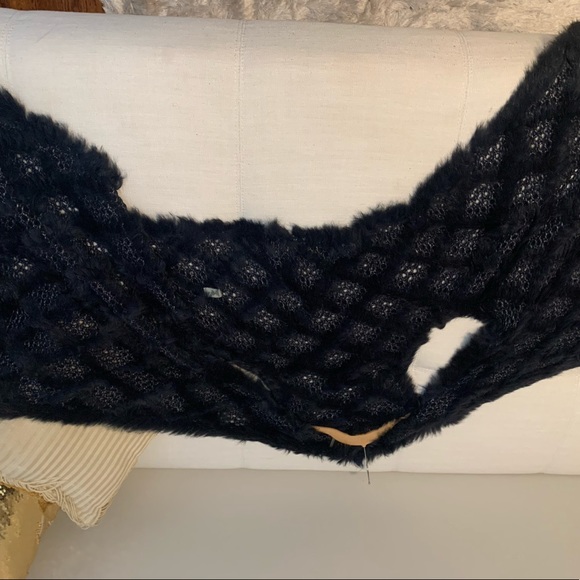 Knitted Rabbit vest M/L - Picture 8 of 8